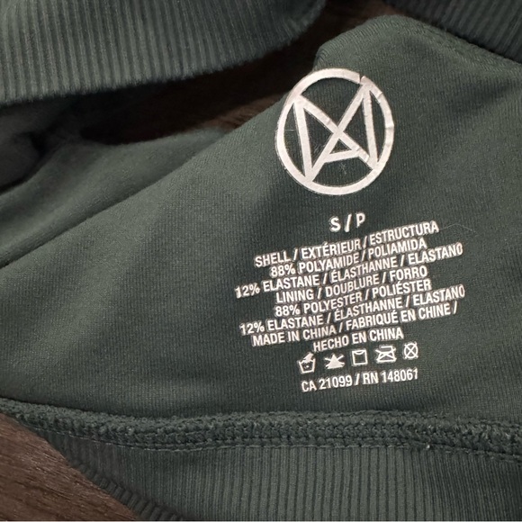 Green Seamless Scoop Neck Bra with Wide Straps - Picture 6 of 6